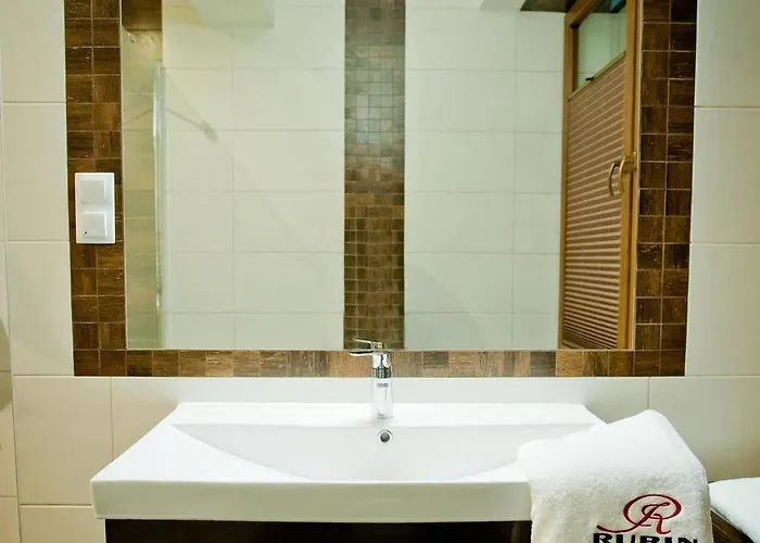 Rubin Nocleg ze śniadaniem 3*